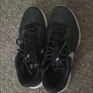 Nike Dual-Tone Black and White Running Shoes